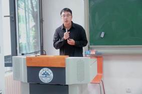 李董浩